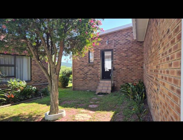 3 BEDROOM HOUSE FOR SALE IN FRAAIUITSIG